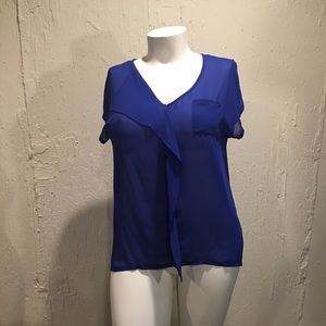 August Silk Short sleeve Top with Relaxed Ruffle. Large